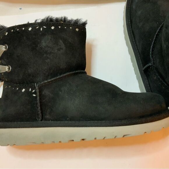 UGG 1010494k Dixi Flora Perforated Bow Ankle Classic Short Boots Fur Black 3 UK2 - Picture 2 of 14